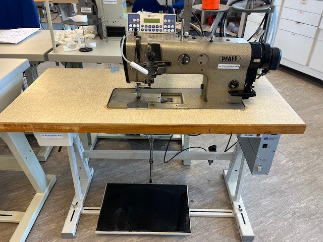 Pfaff 1445